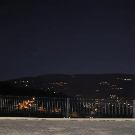 Land'him House Ponte da Barca