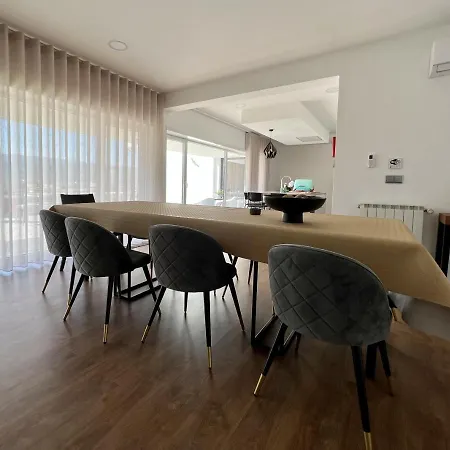 Land'him House بونتي دا بارسا